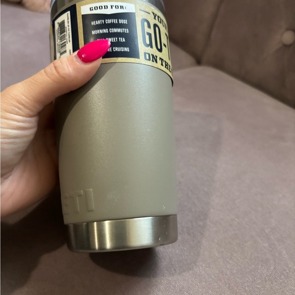 Yeti sharp tail taupe 20oz tumbler - Picture 5 of 5
